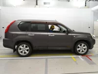 Nissan X-TRAIL лот № 30443 оценка 4  с аукциона в Японии 2