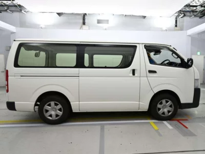 Toyota HIACE VAN  с аукциона в Японии