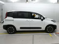 Toyota SIENTA лот № 33232 оценка R  с аукциона в Японии 2