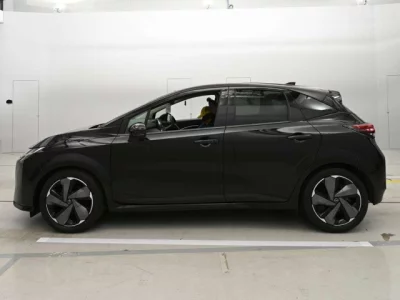 Nissan AURA