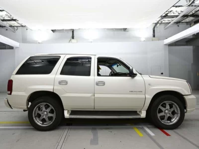 GM CADILLAC ESCALADE