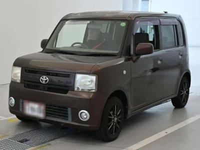 Toyota PIXIS SPACE  с аукциона в Японии