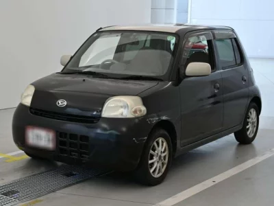 Daihatsu Esse