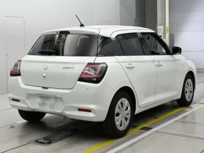Suzuki SWIFT  с аукциона в Японии