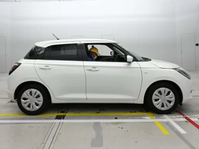 Suzuki SWIFT  с аукциона в Японии