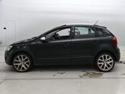 Volkswagen CROSS POLO