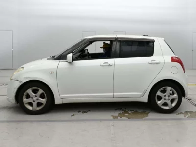Suzuki SWIFT  с аукциона в Японии