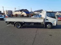 Toyota DYNA лот № 70007 оценка RA  с аукциона в Японии 2