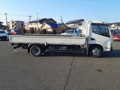 Toyota DYNA  с аукциона в Японии