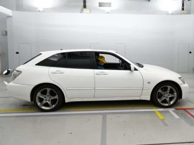 Toyota ALTEZZA WAGON