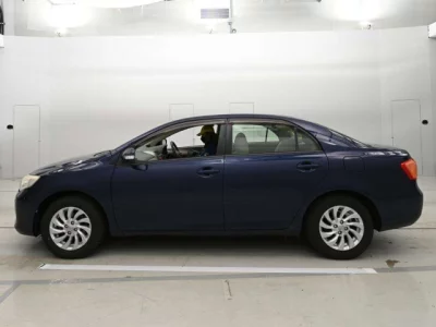 Toyota COROLLA AXIO  с аукциона в Японии
