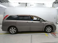 Nissan PRESAGE лот № 10137 оценка 4  с аукциона в Японии 2