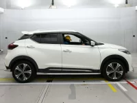 Nissan KICKS лот № 36464 оценка 5  с аукциона в Японии 2