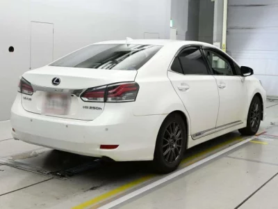 Lexus HS