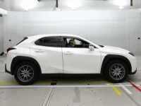 Lexus UX лот № 36413 оценка 4.5  с аукциона в Японии 2