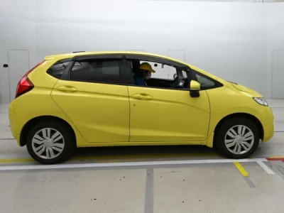 Honda FIT  с аукциона в Японии