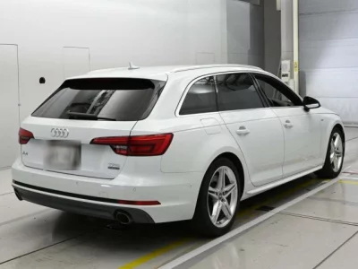 Audi A4  с аукциона в Японии