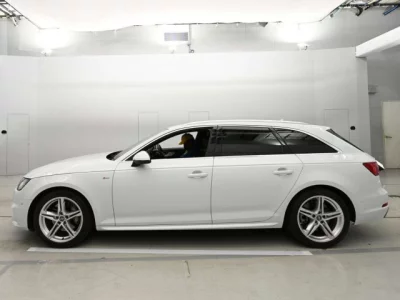 Audi A4  с аукциона в Японии