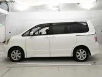 Toyota NOAH лот № 30592 оценка RA  с аукциона в Японии 3