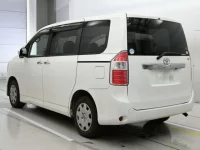 Toyota NOAH лот № 30597 оценка R  с аукциона в Японии 5