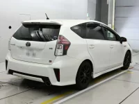 Toyota PRIUS ALPHA лот № 30559 оценка 4.5  с аукциона в Японии 1