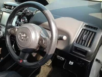 Toyota PRIUS ALPHA лот № 30559 оценка 4.5  с аукциона в Японии 8