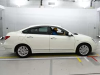 Nissan SYLPHY лот № 36551 оценка 4  с аукциона в Японии 2