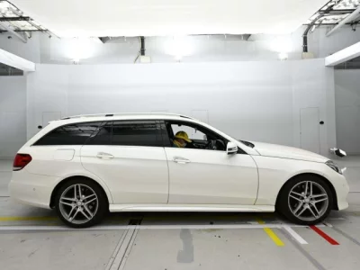 Mercedes-Benz E CLASS WAGON