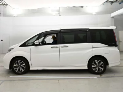 Honda STEP WAGON  с аукциона в Японии
