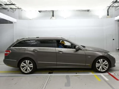 Mercedes-Benz E CLASS WAGON