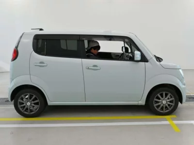 Suzuki MRWAGON