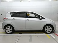 Toyota RACTIS лот № 30573 оценка R  с аукциона в Японии 2