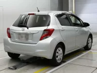 Toyota VITZ лот № 30591 оценка 4  с аукциона в Японии 1