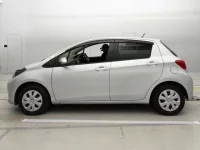 Toyota VITZ лот № 30591 оценка 4  с аукциона в Японии 3
