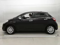 Toyota VITZ лот № 30618 оценка 4  с аукциона в Японии 3