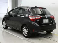 Toyota VITZ лот № 30618 оценка 4  с аукциона в Японии 5