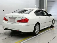 Nissan FUGA лот № 10218 оценка 4  с аукциона в Японии 1