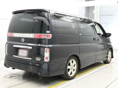 Nissan ELGRAND  с аукциона в Японии