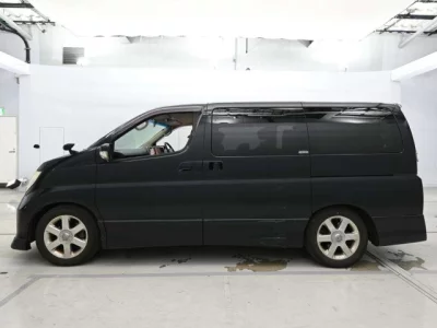 Nissan ELGRAND  с аукциона в Японии