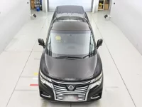 Nissan ELGRAND лот № 30586 оценка 3.5  с аукциона в Японии 6