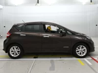 Nissan NOTE лот № 30617 оценка 4.5  с аукциона в Японии 2