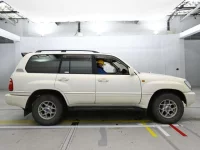 Toyota LAND CRUISER лот № 33595 оценка 3  с аукциона в Японии 2