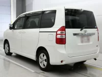 Toyota NOAH лот № 30656 оценка 3.5  с аукциона в Японии 5