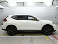 Nissan X-TRAIL лот № 30623 оценка 4.5  с аукциона в Японии 2