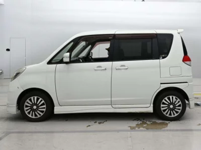 Mitsubishi DELICA D2