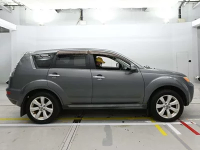 Mitsubishi OUTLANDER  с аукциона в Японии