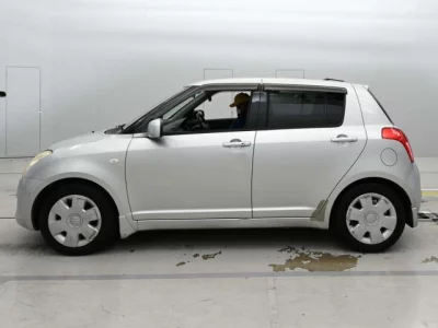 Suzuki SWIFT  с аукциона в Японии