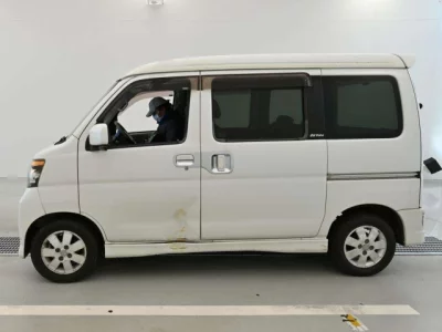 Daihatsu Atrai Wagon  с аукциона в Японии