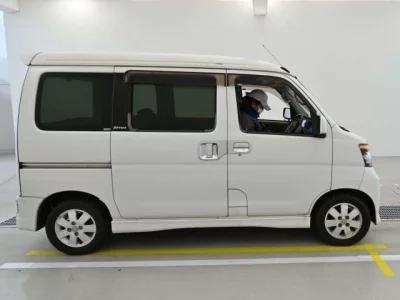 Daihatsu Atrai Wagon  с аукциона в Японии