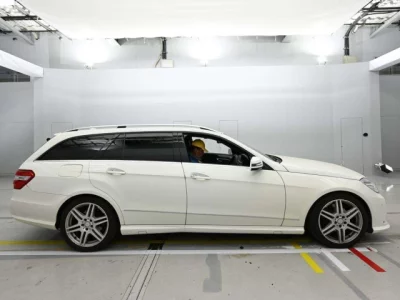 Mercedes-Benz E CLASS WAGON